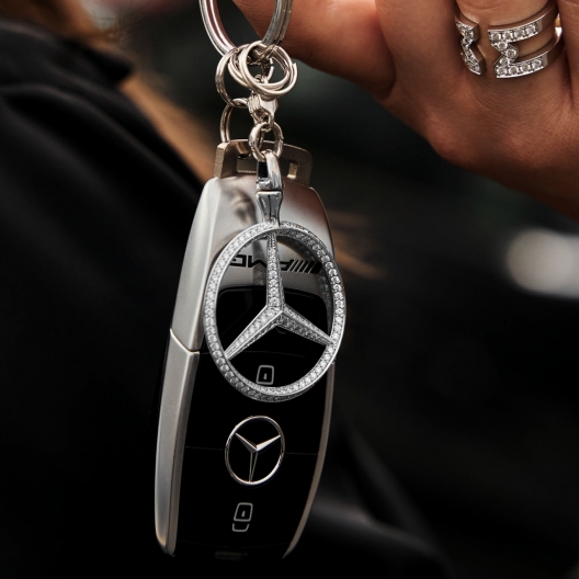 Brelok Mercedes-Benz z diamentami