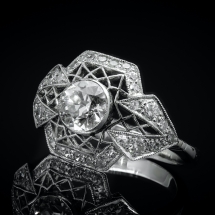 Platynowy pierścionek z diamentem