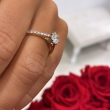 "MyLaurent™" złoty pierścionek zaręczynowy z diamentami