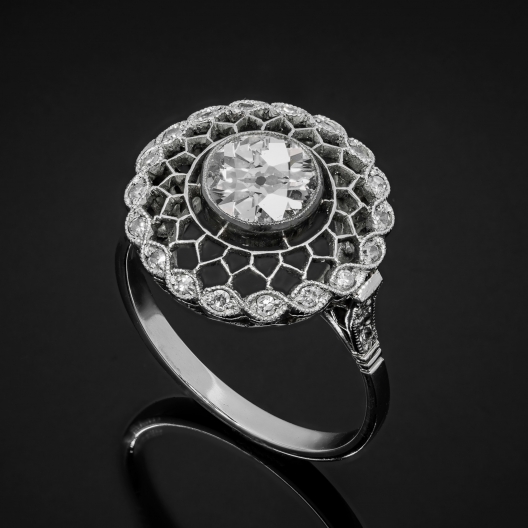 Platynowy, ręcznie robiony pierścionek z diamentem ~0.83ct