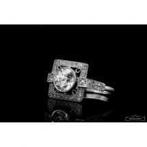 Platynowy pierścionek w stylu Art Deco z brylantem 1.25ct
